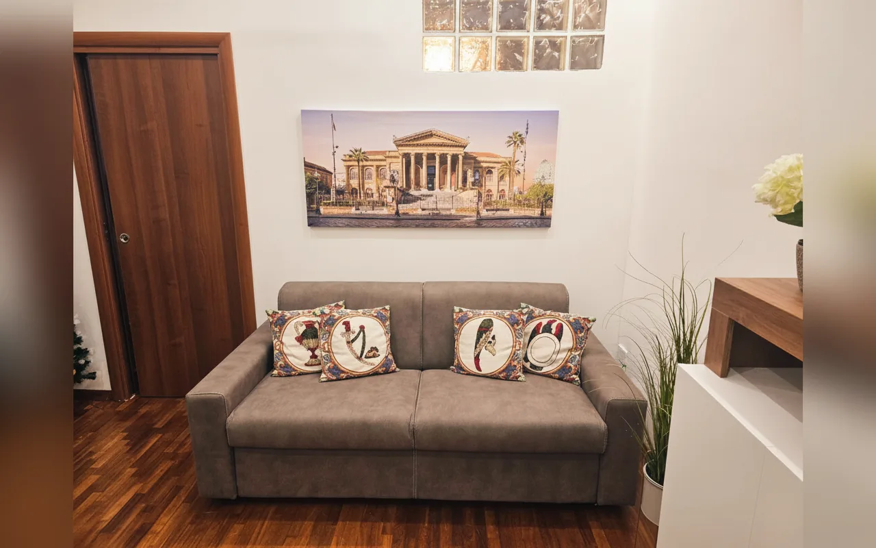 Camera con bagno privato — Court Holiday - La casa del Giudice, Palermo (Sicilia) (foto 16)